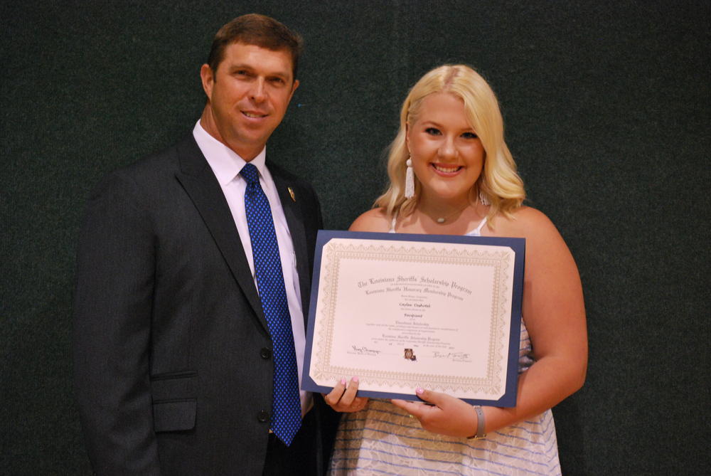 Chief Deputy and Scholarship recipient with award